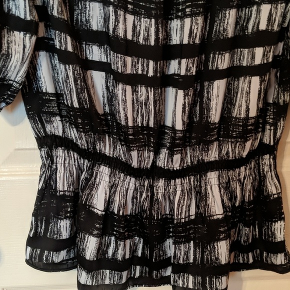 Apostrophe SM Black White EUC 3/4 Sleeve - Picture 3 of 8